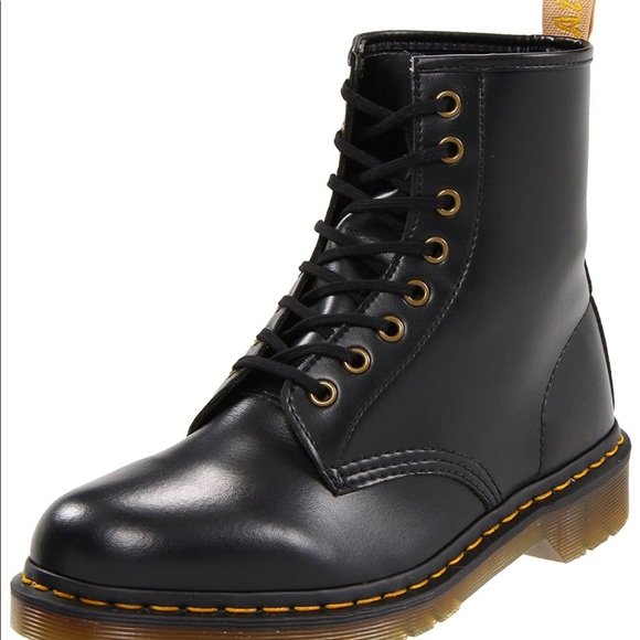 Dr. Martens Shoes - Like new Doc Martens Smooth Black Combat Boot 5